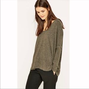 Silence & Noise gray oversized knit top Sz small